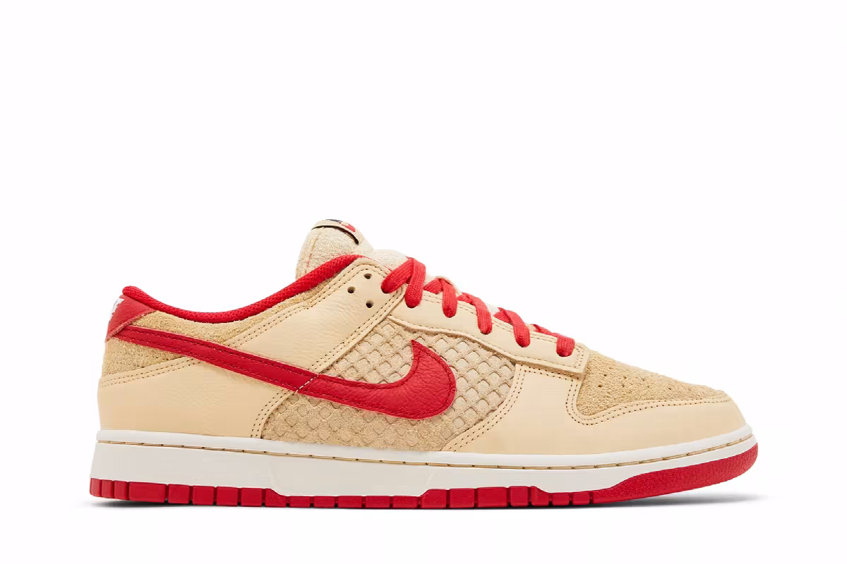 Nike Dunk Low Strawberry Waffle, view 2