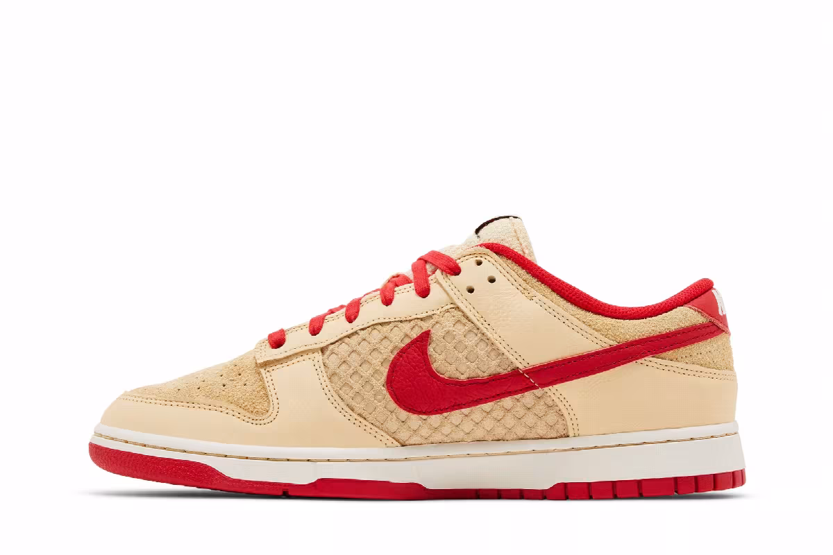 Nike Dunk Low Strawberry Waffle, view 4