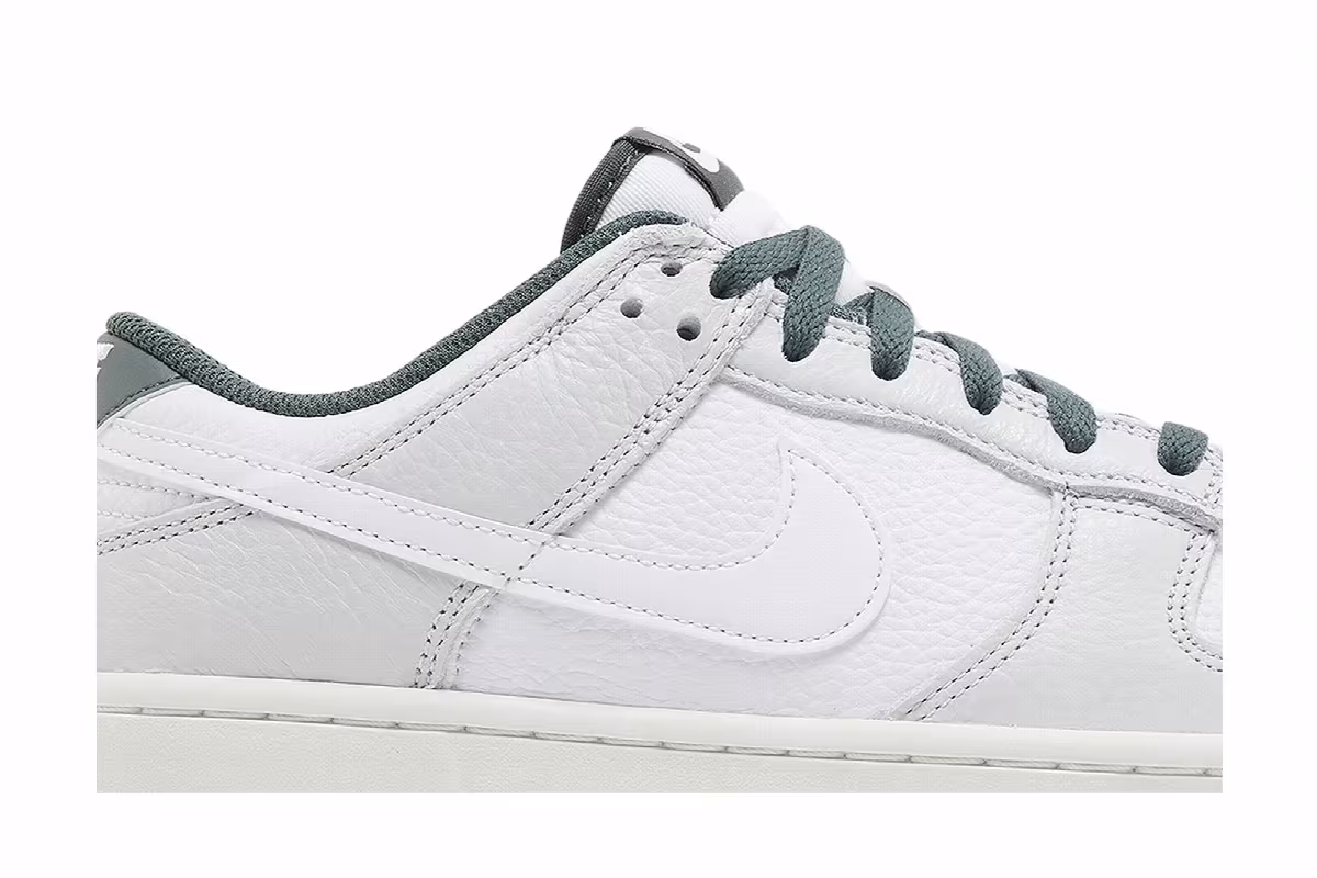 Nike Dunk Low SE Photon Dust Vintage Green, view 3