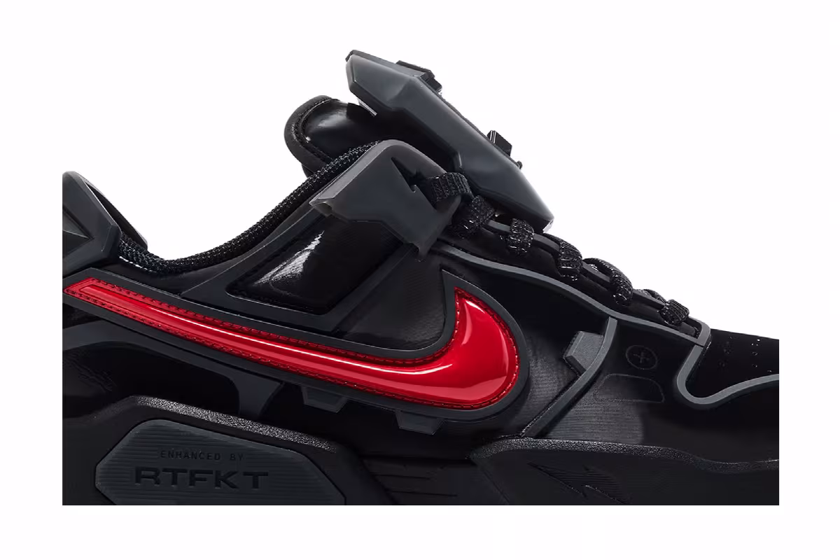 RTFKT x Nike Dunk Genesis Clone X, view 3