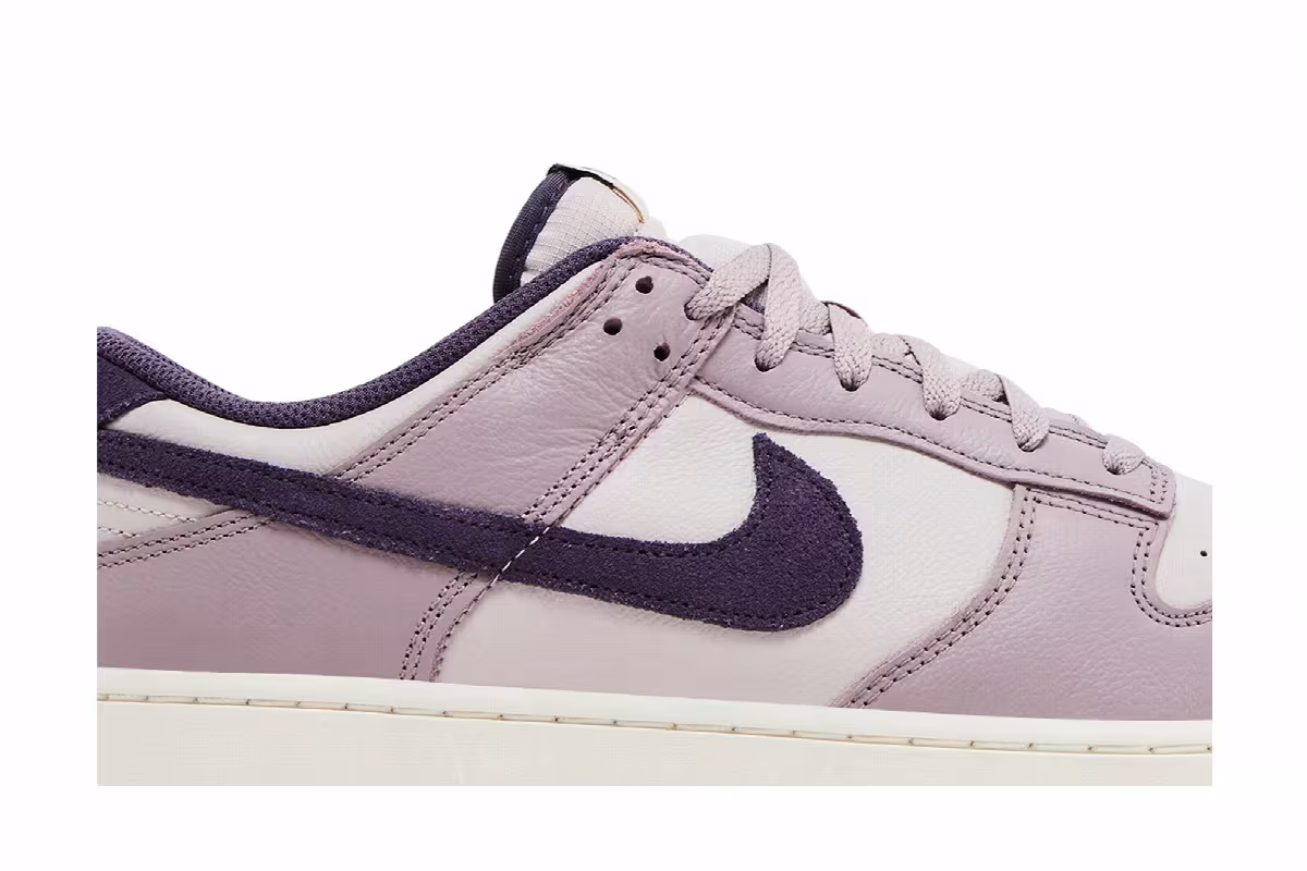 Nike Dunk Low SE Light Violet Ore, view 3