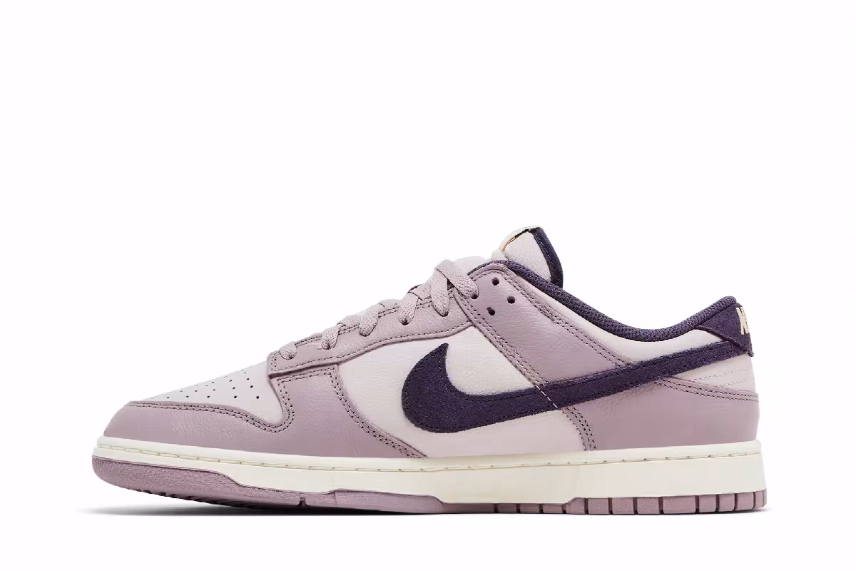Nike Dunk Low SE Light Violet Ore, view 4