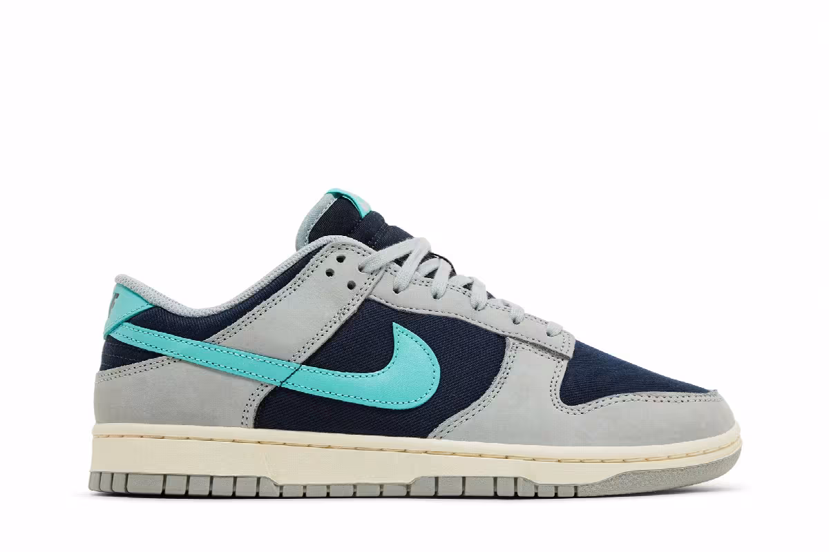 Nike Dunk Low Premium Dark Obsidian Green Frost, view 2