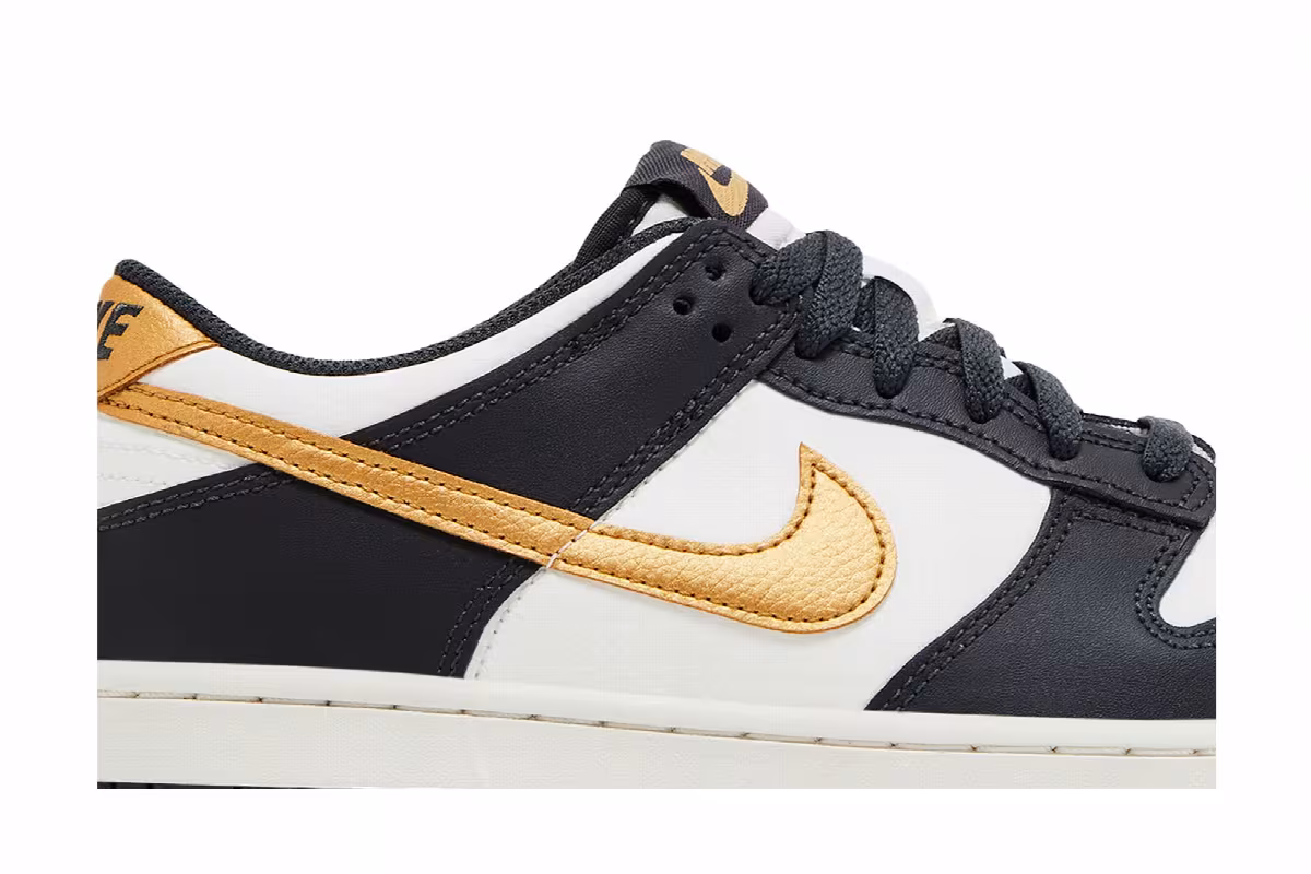 Nike Dunk Low GS Anthracite Metallic Gold, view 3