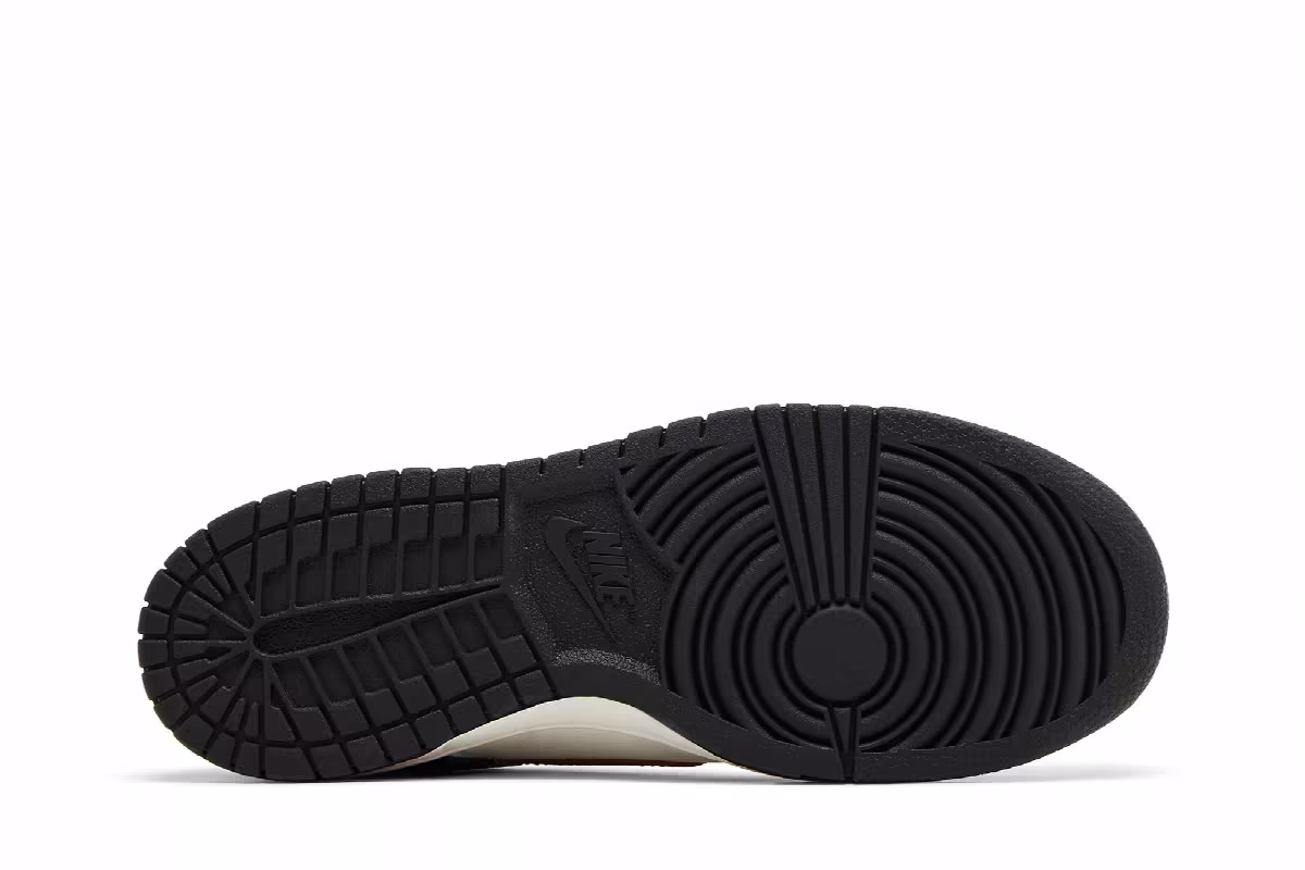 Nike Dunk Low GS Anthracite Metallic Gold, view 5