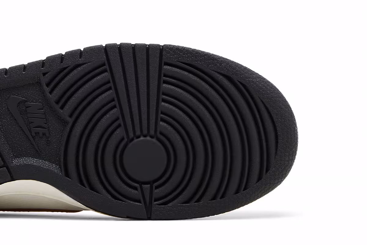 Nike Dunk Low GS Anthracite Metallic Gold, view 6