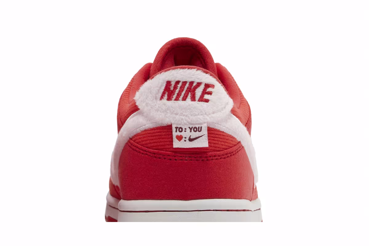 Nike Dunk Low GS Valentine's Day 2024, view 8