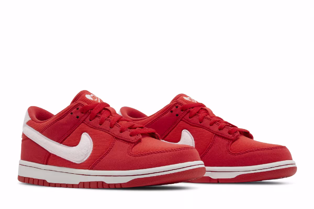 Nike Dunk Low GS Valentine's Day 2024, view 9
