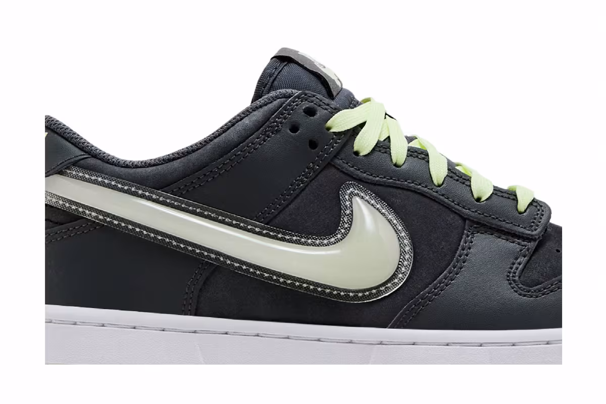 Nike Dunk Low GS Halloween - Glow In The Dark, view 3
