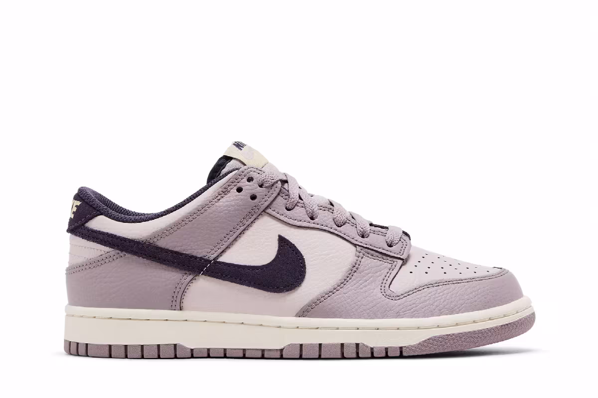Nike Dunk Low GS Light Violet Ore, view 2