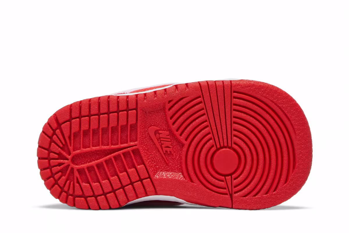 Nike Dunk Low TD Valentine's Day 2024, view 5