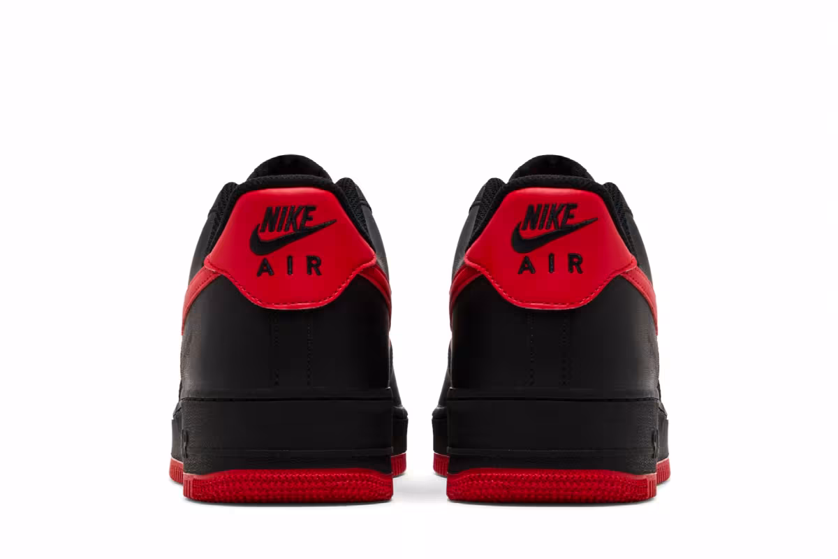 Nike Air Force 1 Bred, view 7
