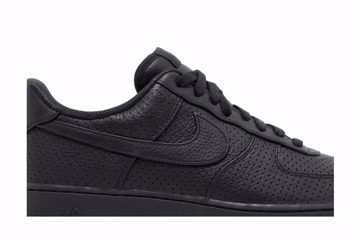 Nike Air Force 1 SP Perforated Black, view 3