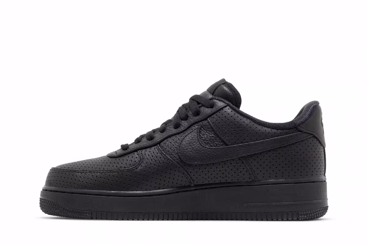 Nike Air Force 1 SP Perforated Black, view 4