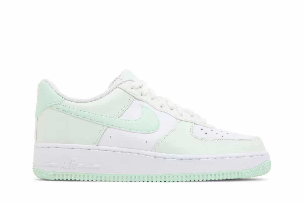 Nike Men's Air Force 1 Low Mint Foam, view 2