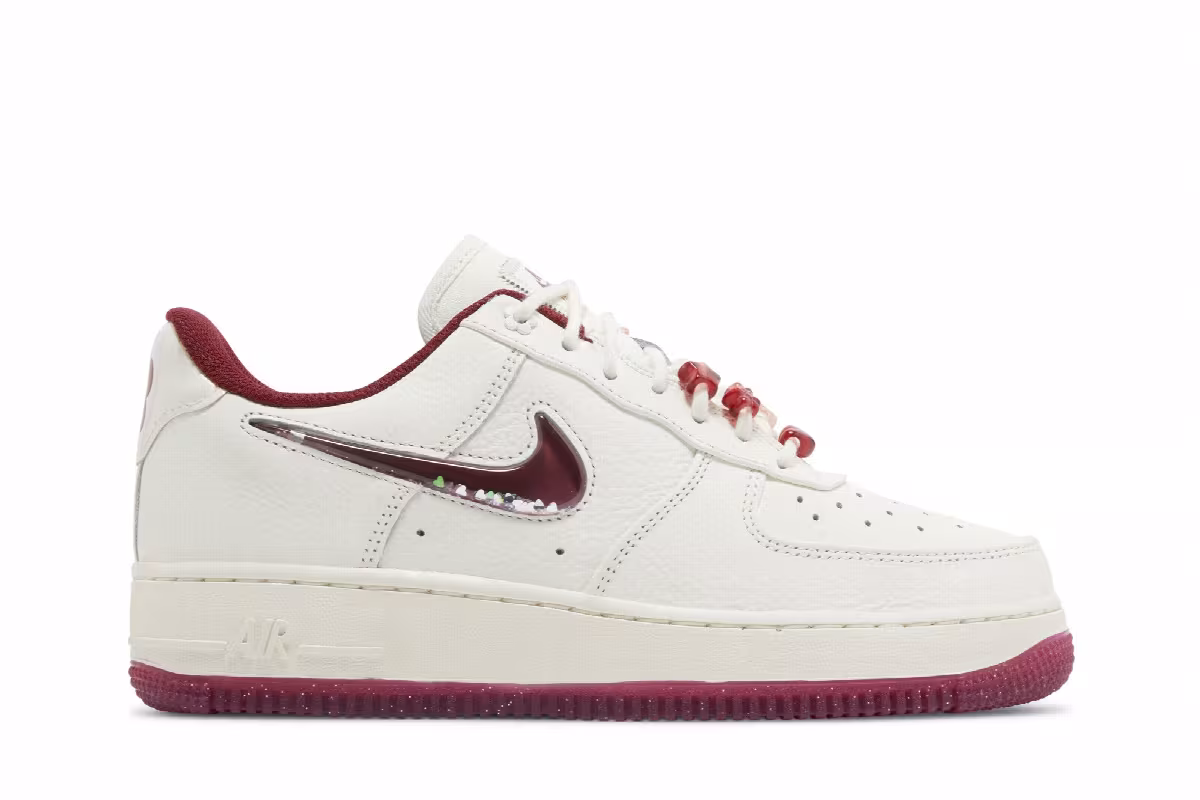 Nike Women's Air Force 1 Low Valentine's Day 2024, view 2