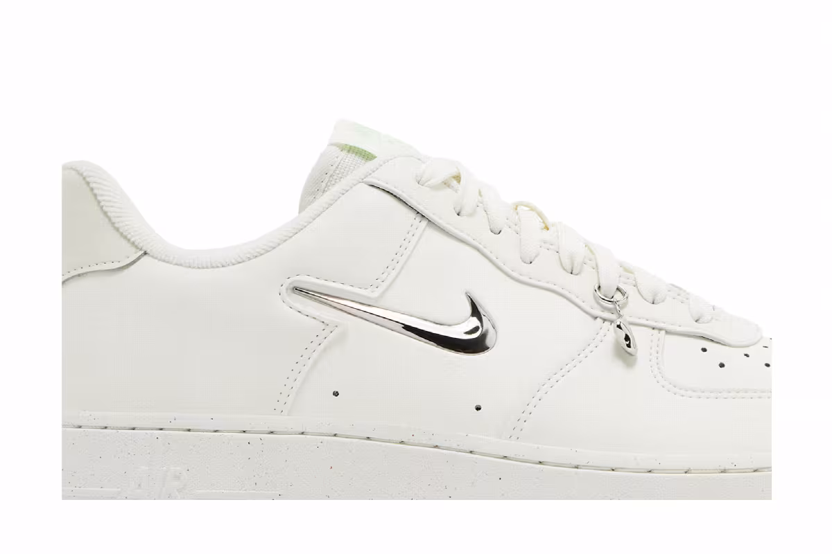 Nike Women's Air Force 1 Sail Vapor Green, view 3
