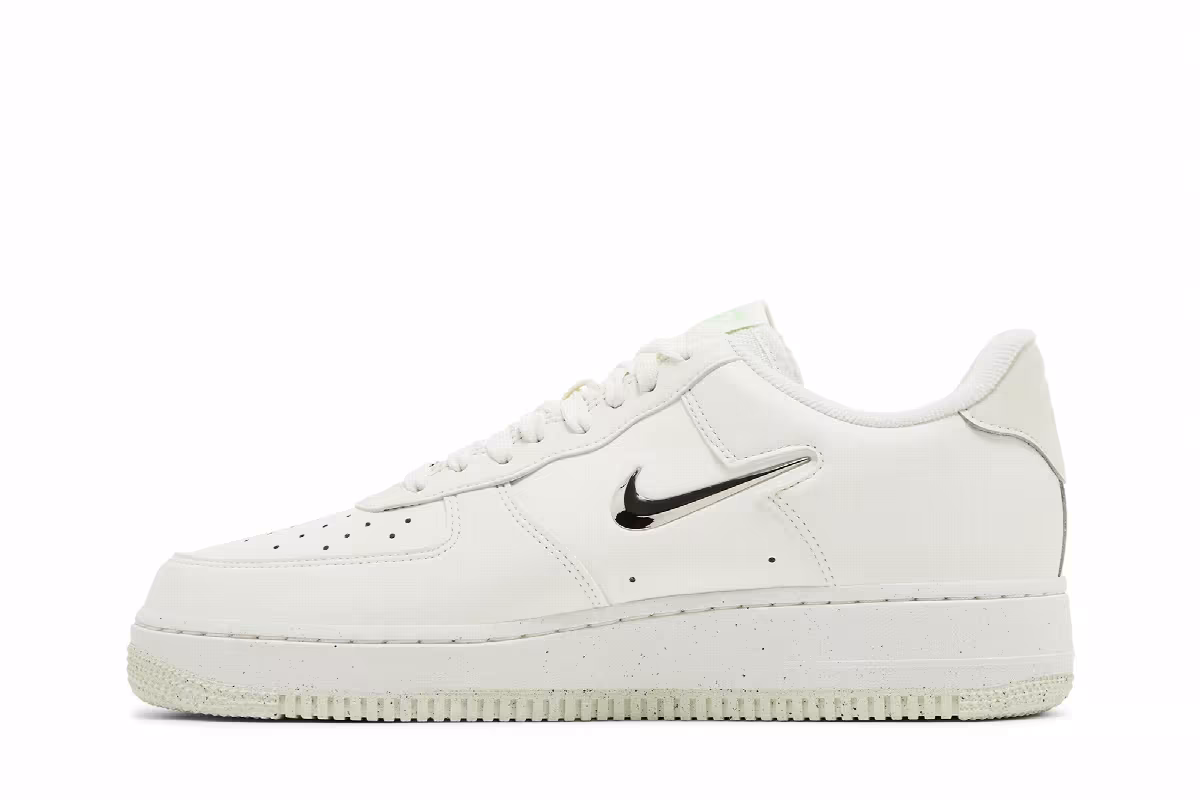 Nike Women's Air Force 1 Sail Vapor Green, view 4