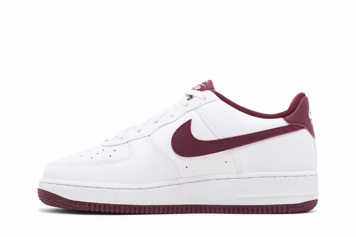 Nike Air Force 1 GS White Team Red, view 4
