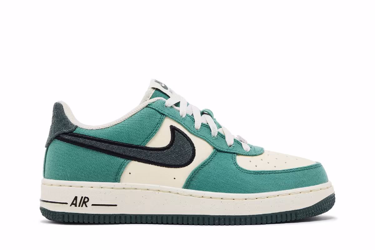 Nike Air Force 1 LV8 GS Notebook Doodle Pack - Vintage Green, view 2
