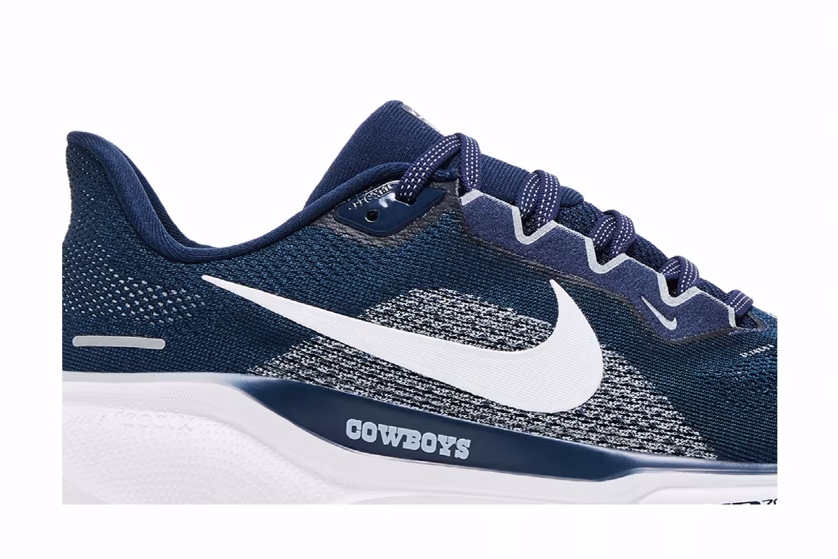 NFL x Nike Air Zoom Pegasus 41 Dallas Cowboys, view 3