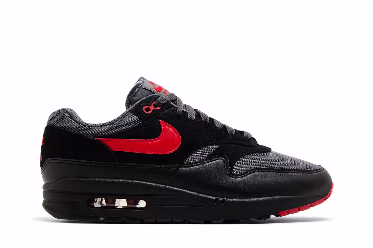 Nike Men's Air Max 1 Essential Vamps, view 2