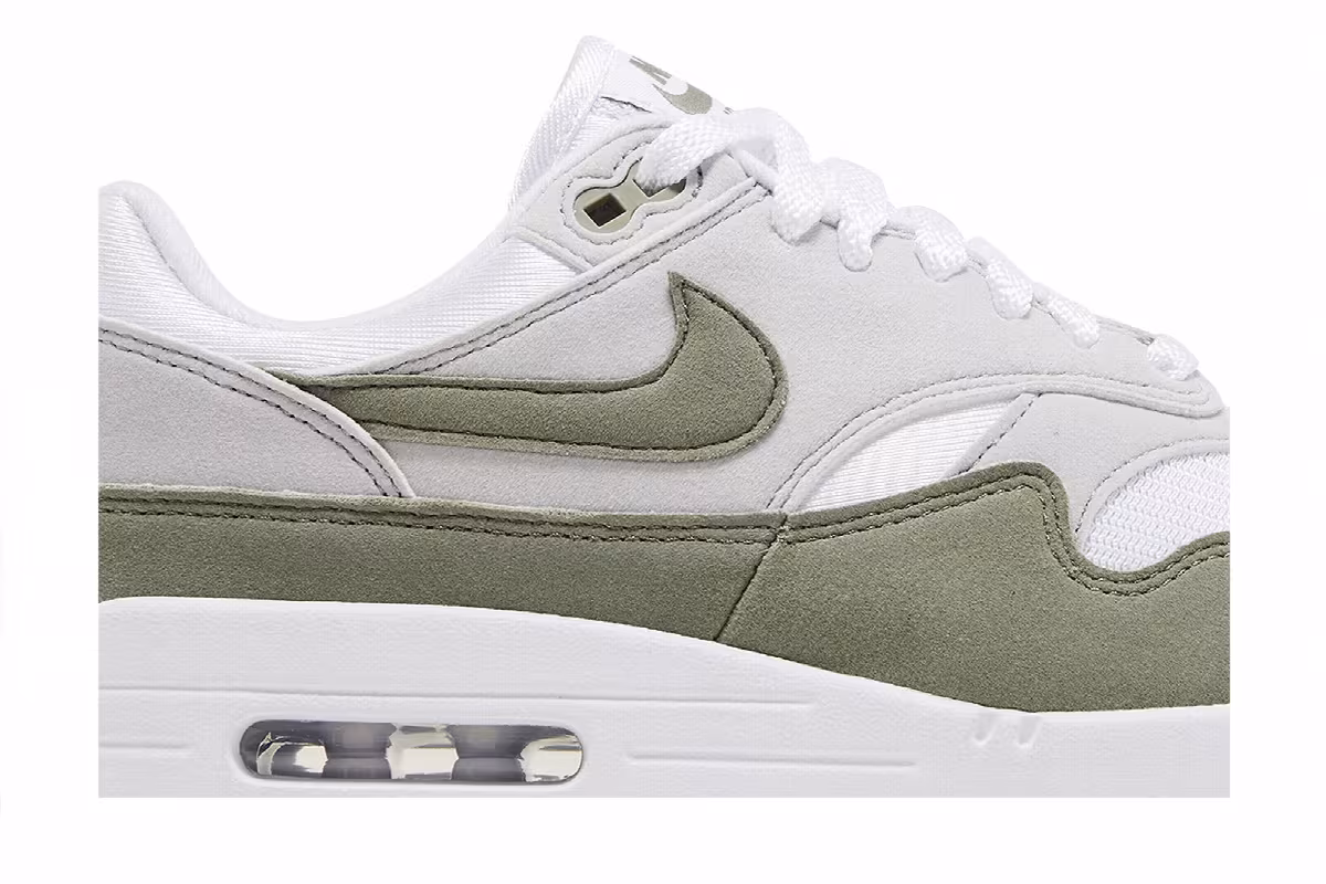 Nike Women's Air Max 1 Light Army, view 3