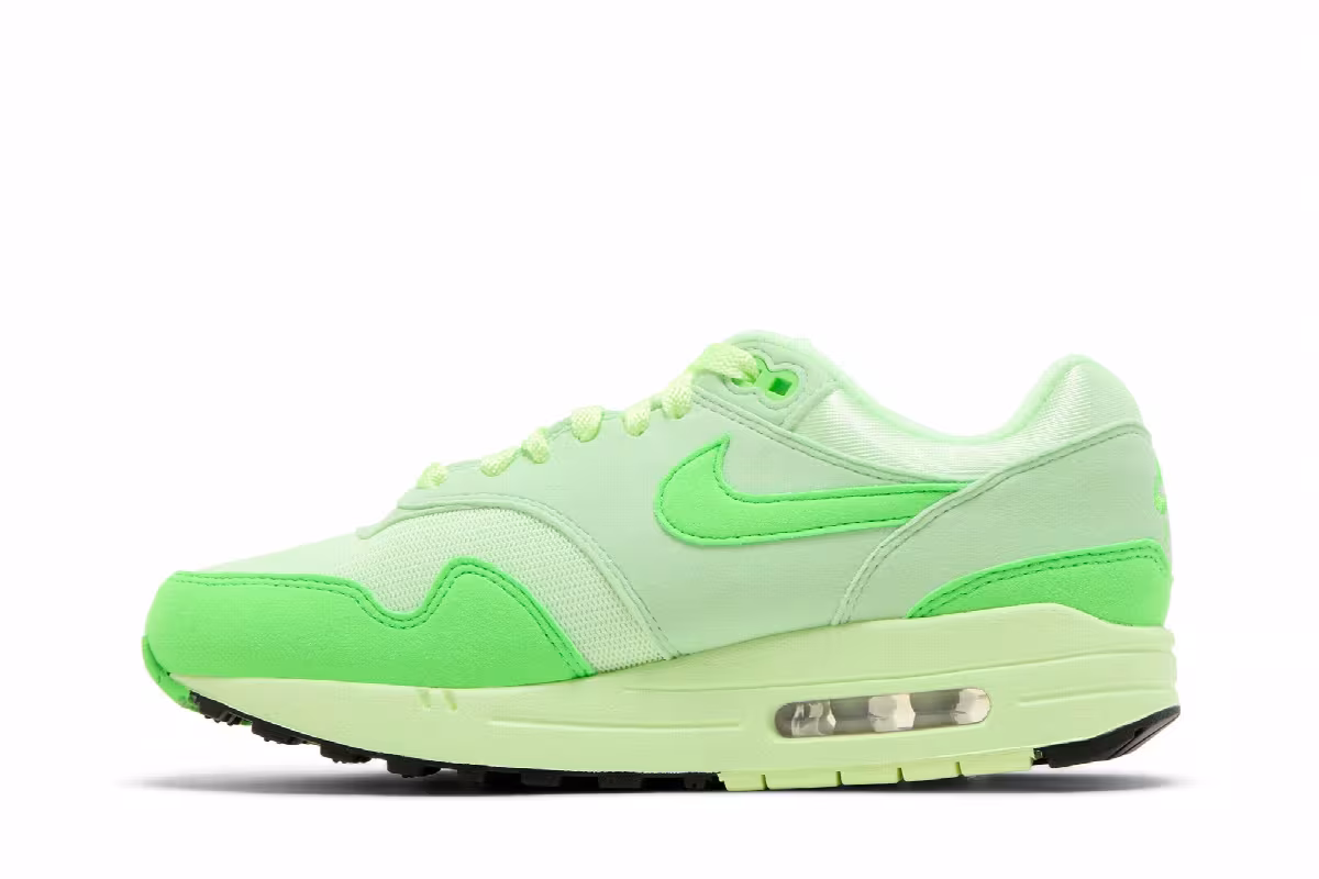 Nike Women's Air Max 1 Vapor Green, view 4