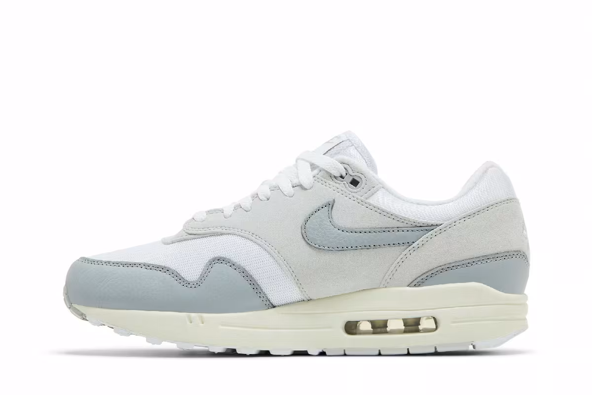 Nike Women's Air Max 1 Pure Platinum, view 4