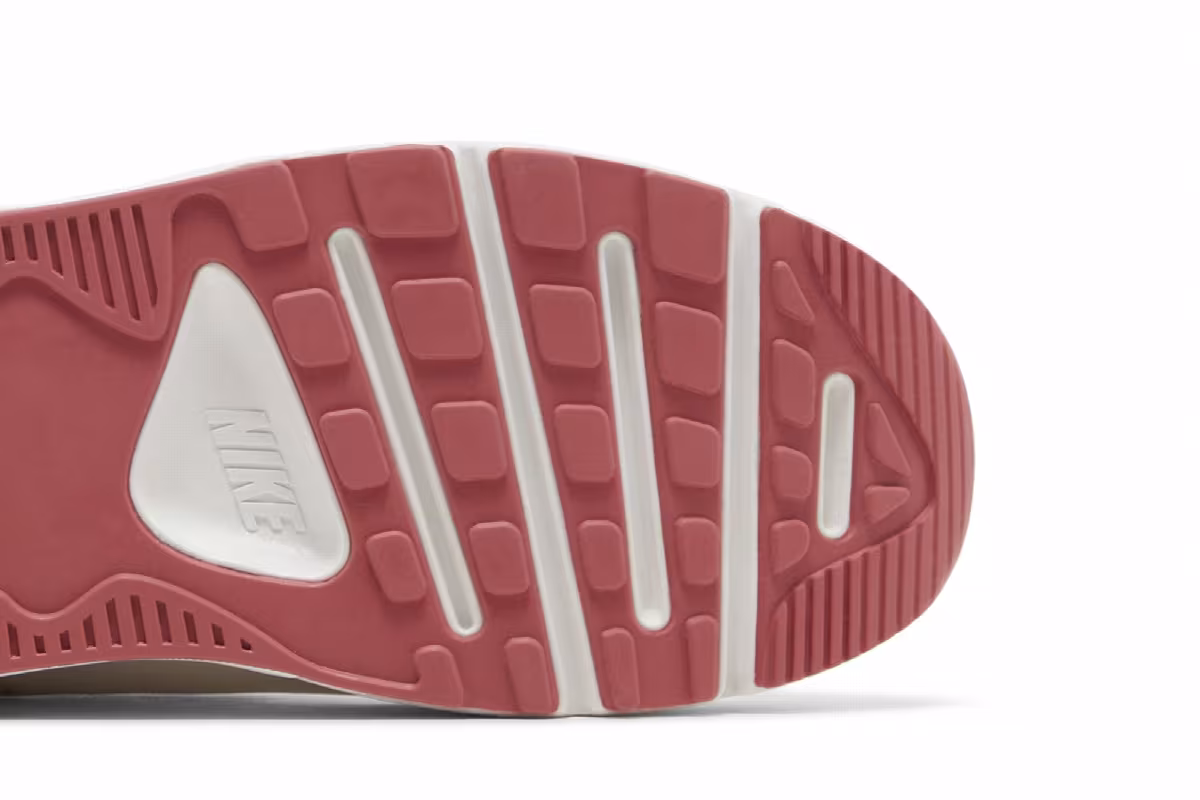 Nike Women's Air Max 90 LV8 SE Valentine's Day, view 6