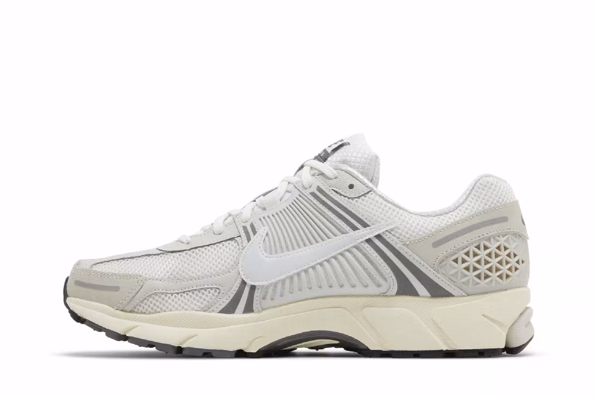 Nike Air Zoom Vomero 5 Platinum Tint, view 4