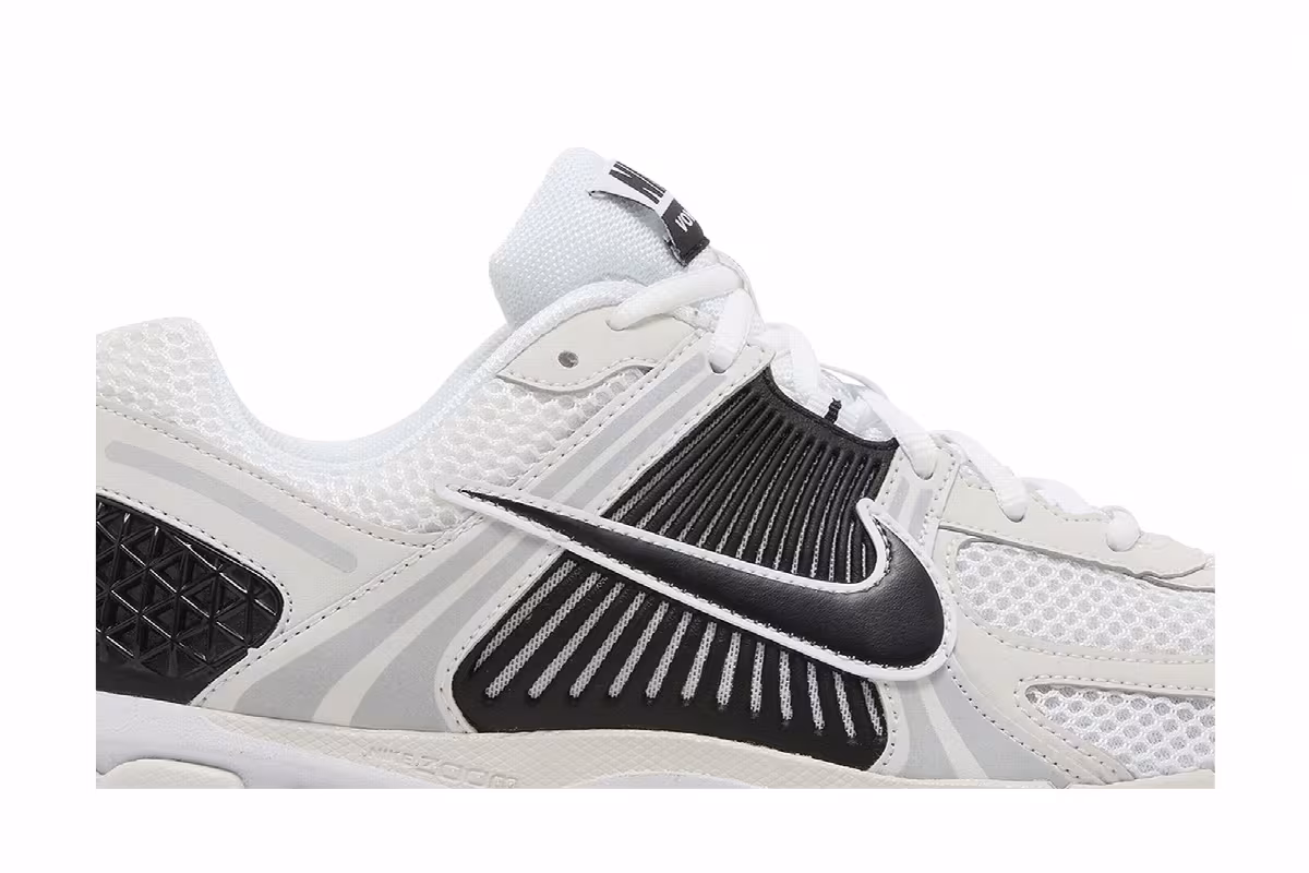 Nike Air Zoom Vomero 5 White Black, view 3