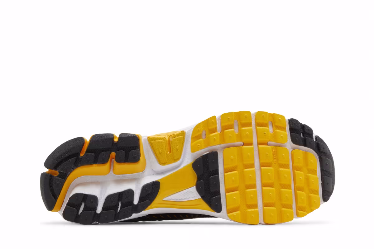 Nike Air Zoom Vomero 5 University Gold, view 5