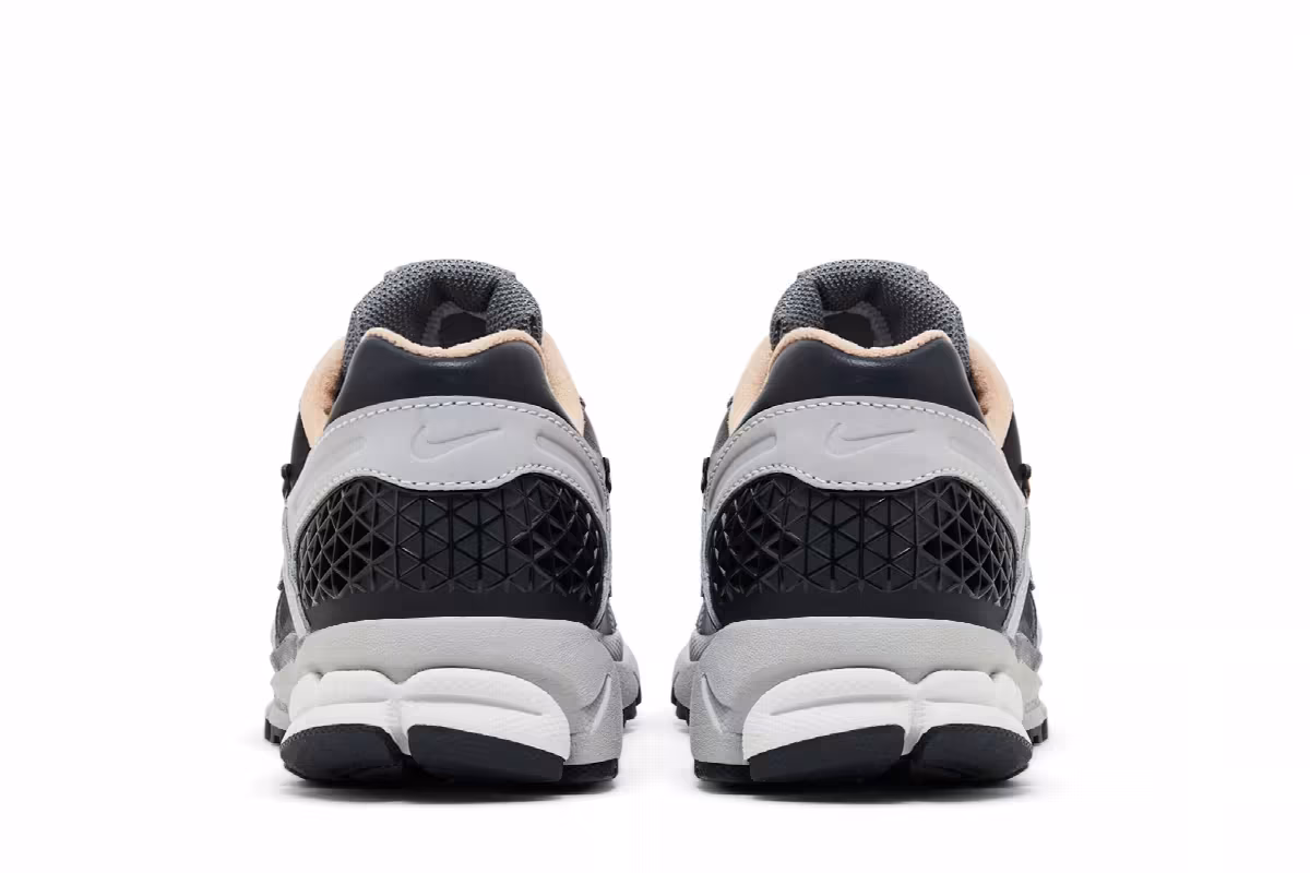 Nike Men's Air Zoom Vomero 5 Dark Smoke Grey Vachetta, view 7
