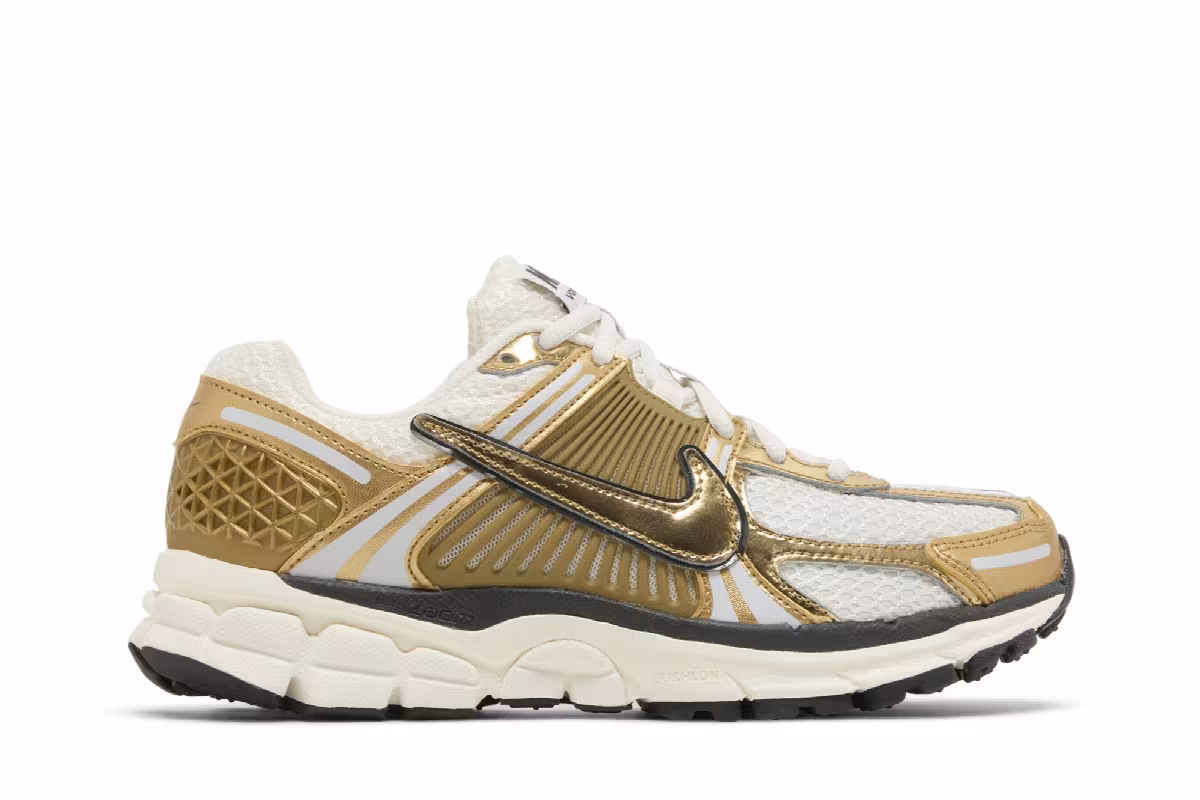 Nike Women's Air Zoom Vomero 5 Metallic Gold, view 2
