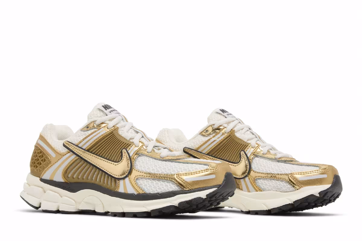 Nike Women's Air Zoom Vomero 5 Metallic Gold, view 9