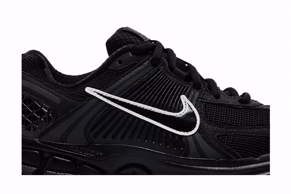 Nike Women's Air Zoom Vomero 5 Black White, view 3