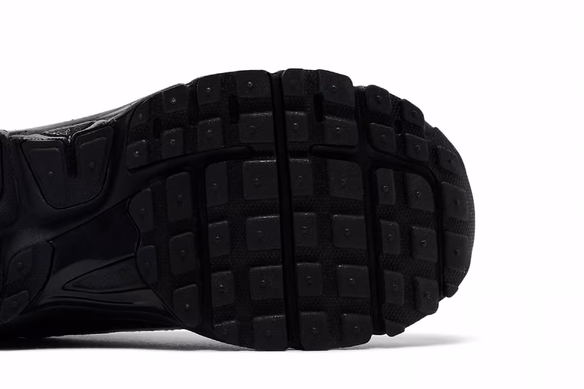 Nike Women's Air Zoom Vomero 5 Black White, view 6