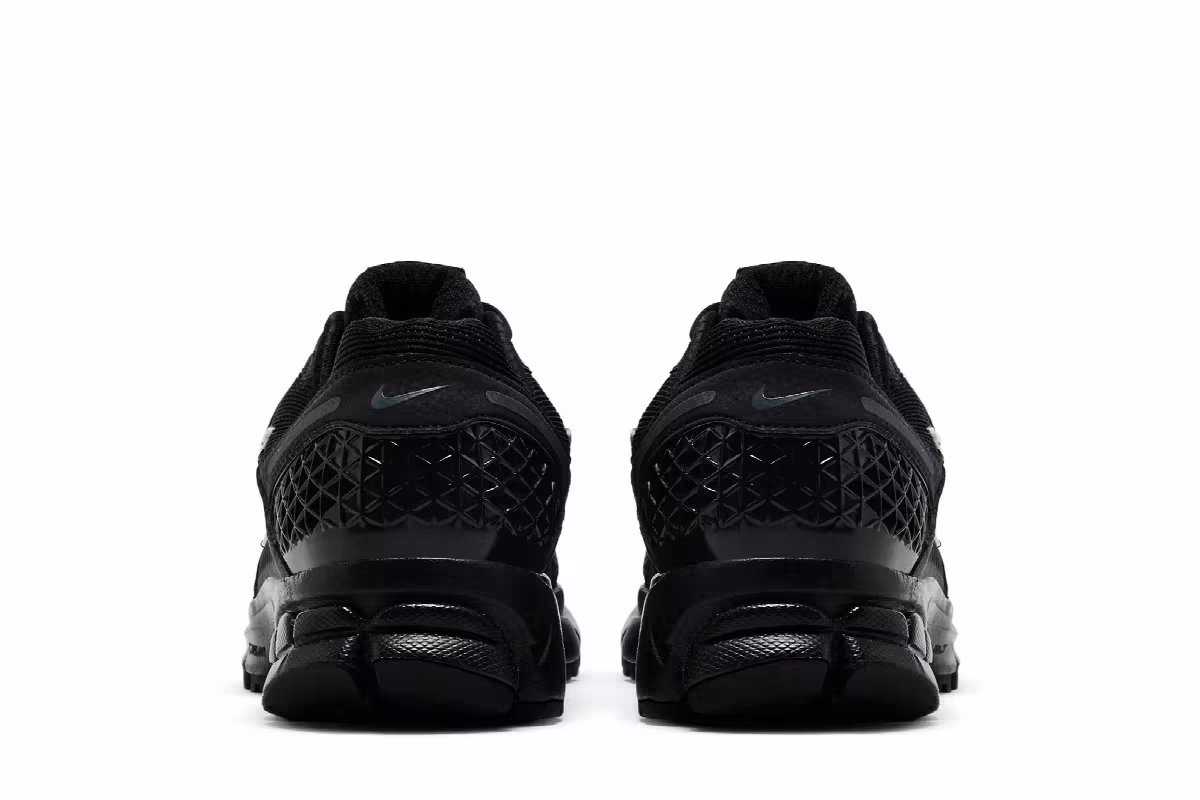 Nike Women's Air Zoom Vomero 5 Black White, view 7