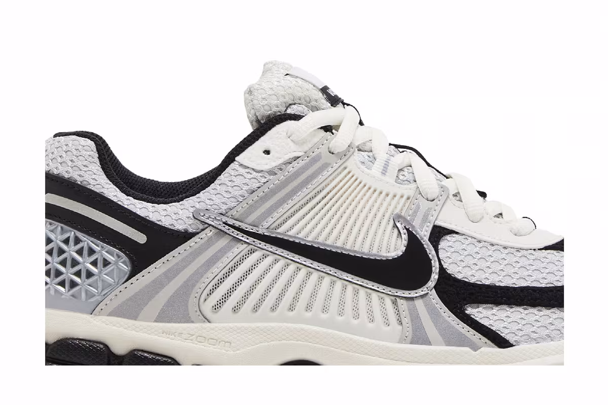 Nike Women's Air Zoom Vomero 5 Photon Dust Black, view 3