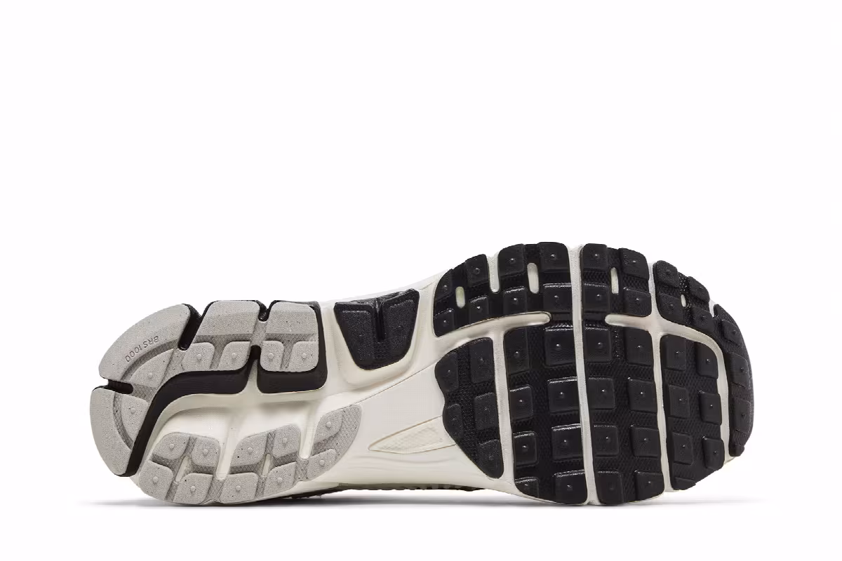 Nike Women's Air Zoom Vomero 5 Photon Dust Black, view 5