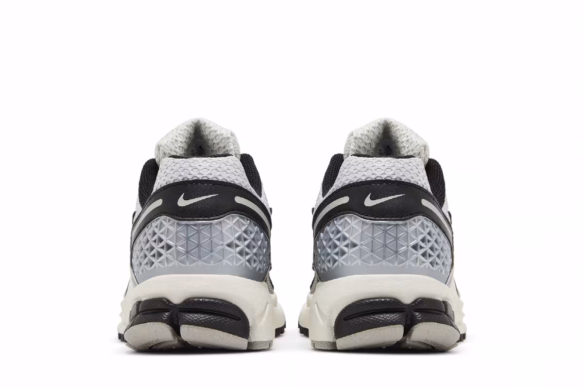 Nike Women's Air Zoom Vomero 5 Photon Dust Black, view 7