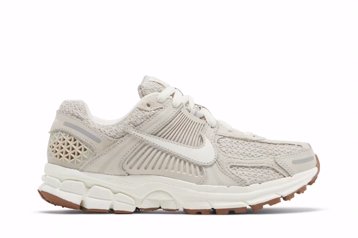 Nike Women's Air Zoom Vomero 5 Light Orewood Brown, view 2