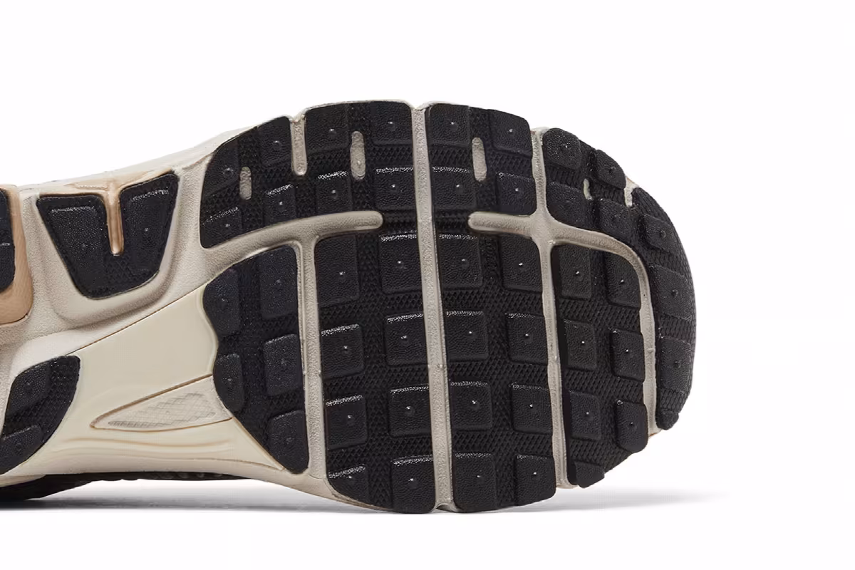 Nike Women's Air Zoom Vomero 5 Baroque Brown, view 6