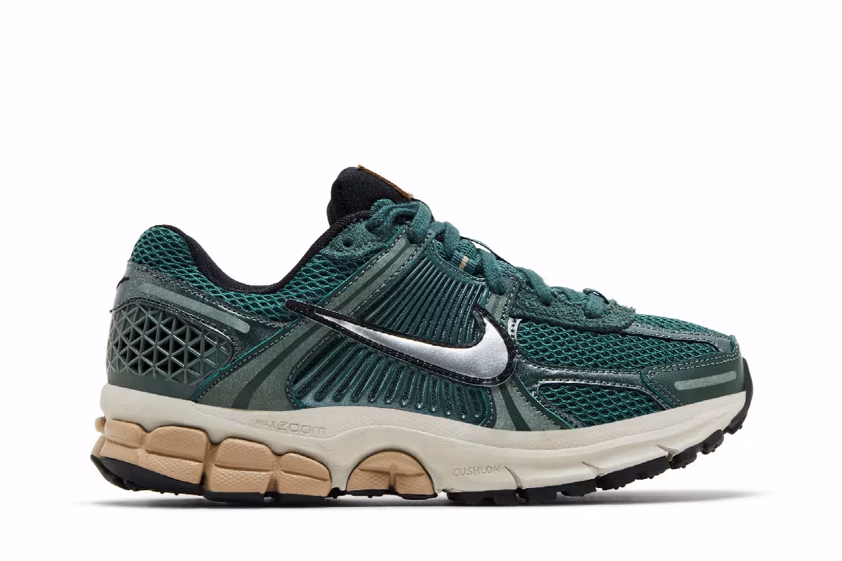Nike Women's Air Zoom Vomero 5 Vintage Green, view 2