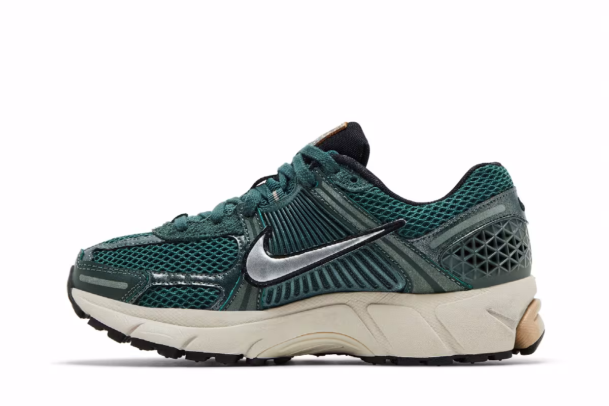 Nike Women's Air Zoom Vomero 5 Vintage Green, view 4