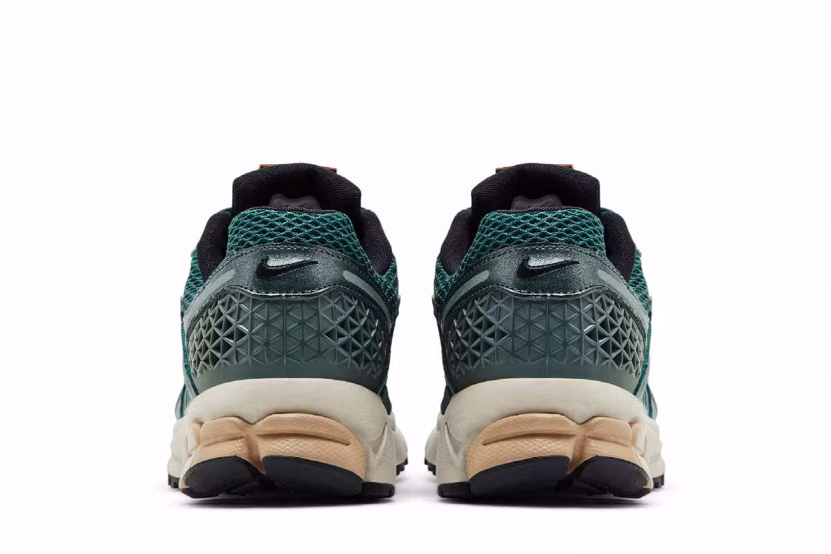 Nike Women's Air Zoom Vomero 5 Vintage Green, view 7