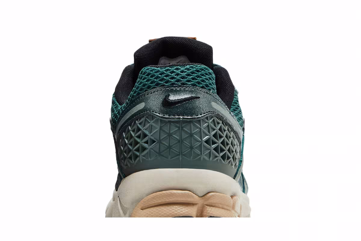 Nike Women's Air Zoom Vomero 5 Vintage Green, view 8