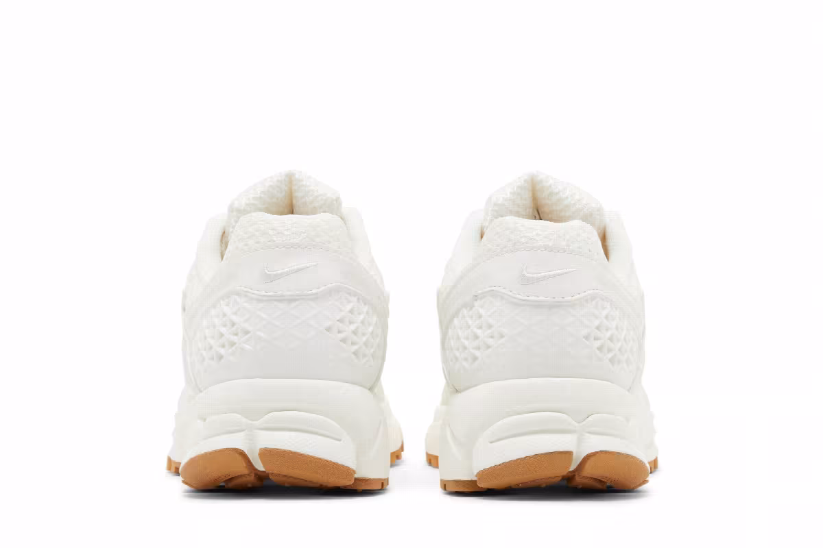 Nike Women's Air Zoom Vomero 5 Sail Flax, view 7
