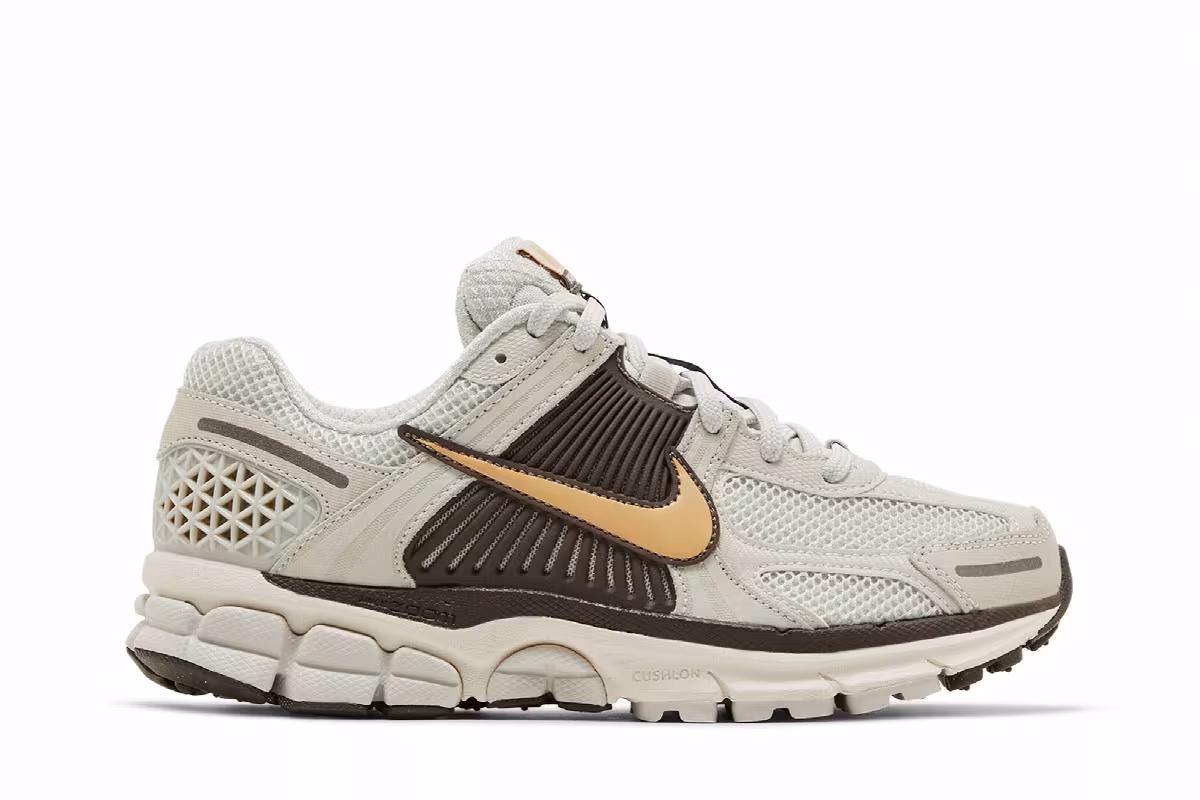 Nike Women's Zoom Vomero 5 Light Bone Sesame, view 2